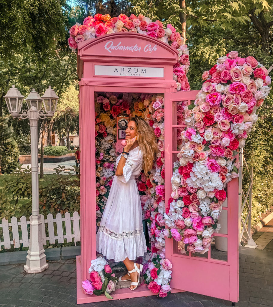 Eef in a flower phone booth in Baku