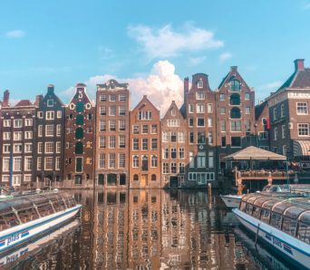 Beautiful Amsterdam - Damrak