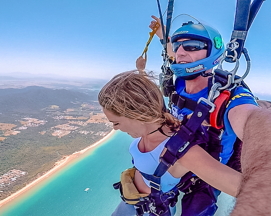 Eef parachute skydive australia